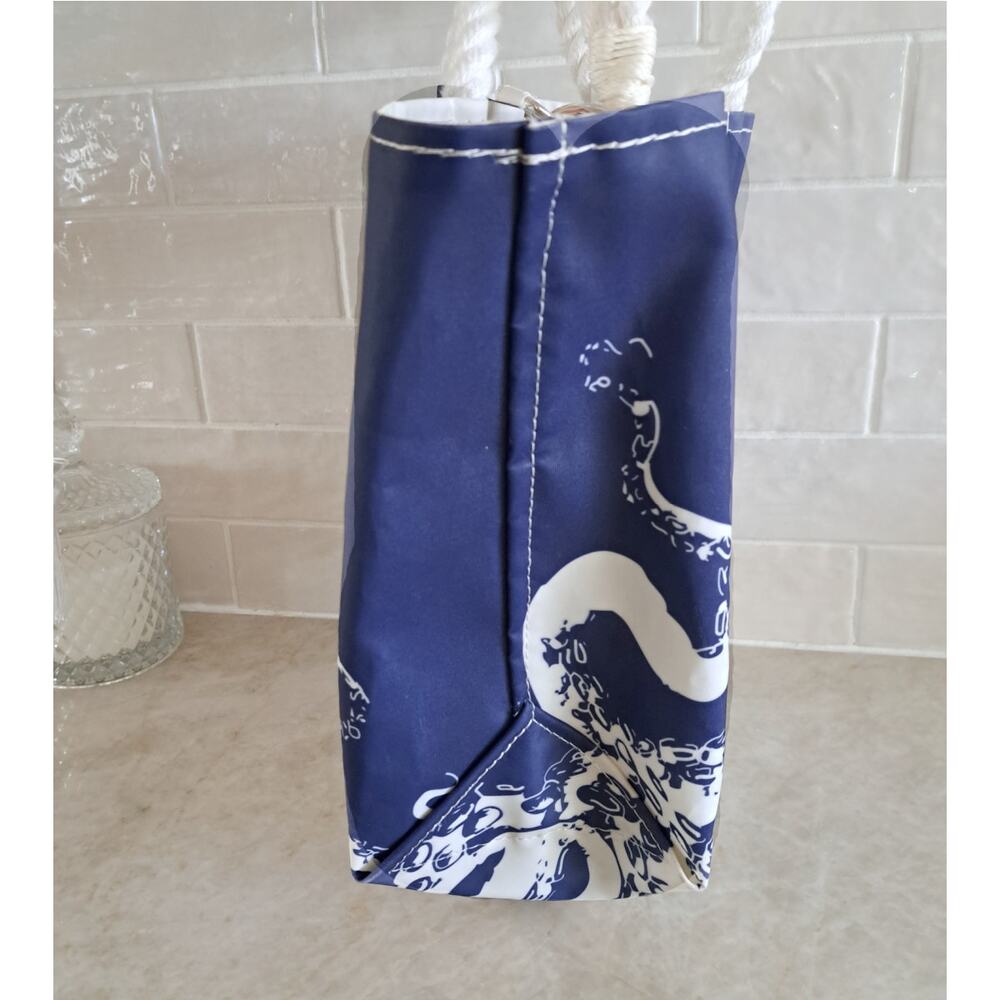 SEA BAGS Maine White on Navy Octopus Handbag Tote Sail Cloth Coastal Beachy - Picture 5 of 9